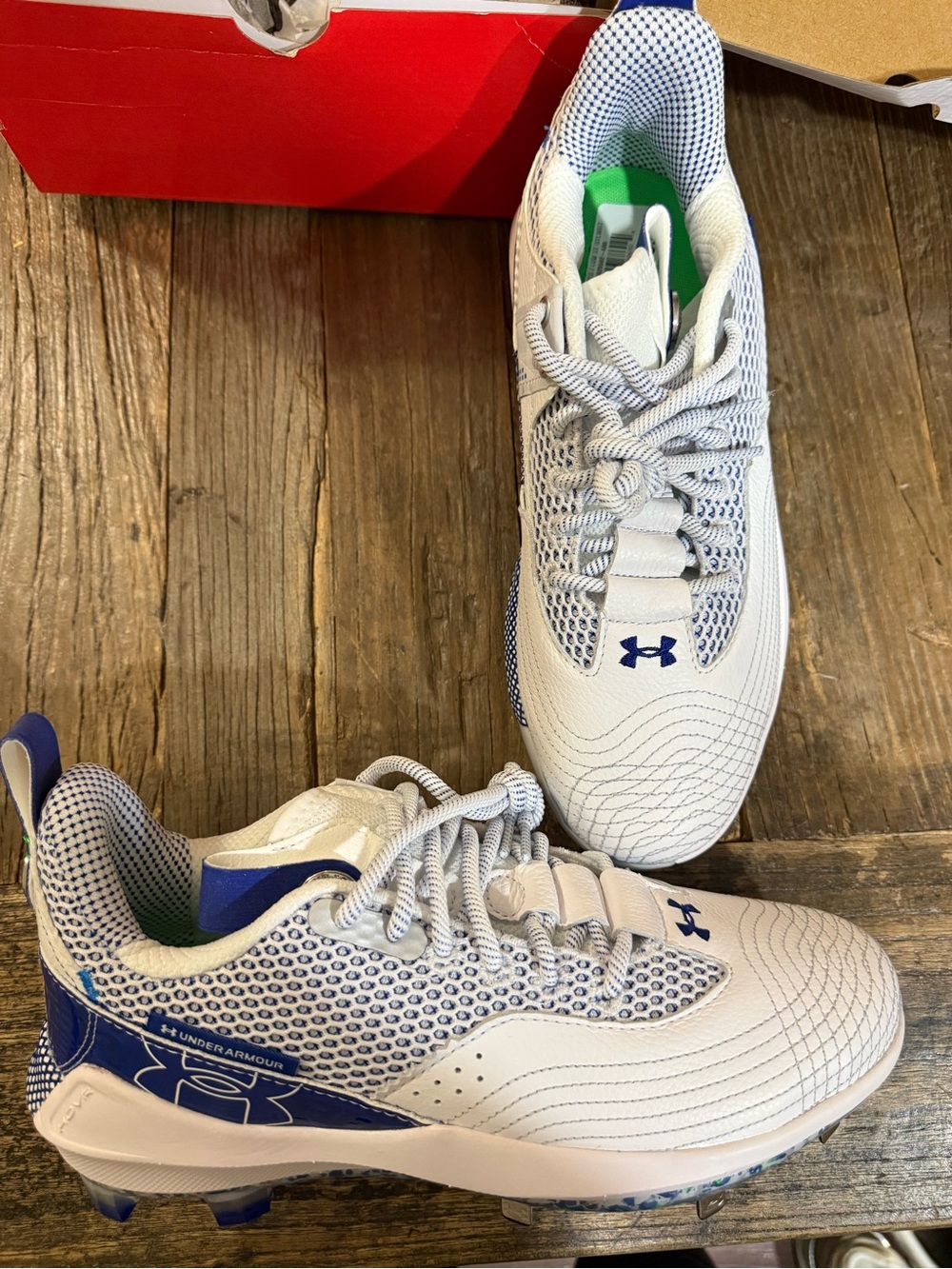 Under Armour Men’s White and Blue Baseball Cleats